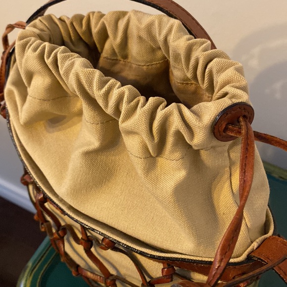 Oasis Shoulder Bag Inspired By a Fishnet Leather - Picture 4 of 5